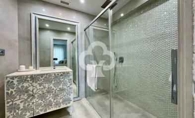 Wiederverkauf - Planta baja -
Torremolinos - Playa el bajondillo