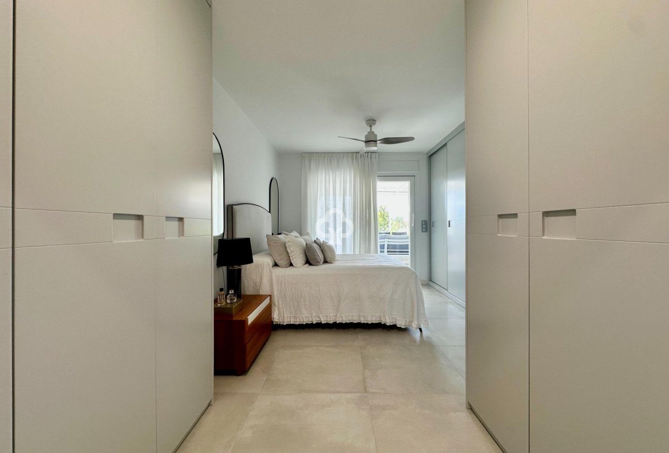 Wiederverkauf - Planta baja -
Torremolinos - Playa el bajondillo