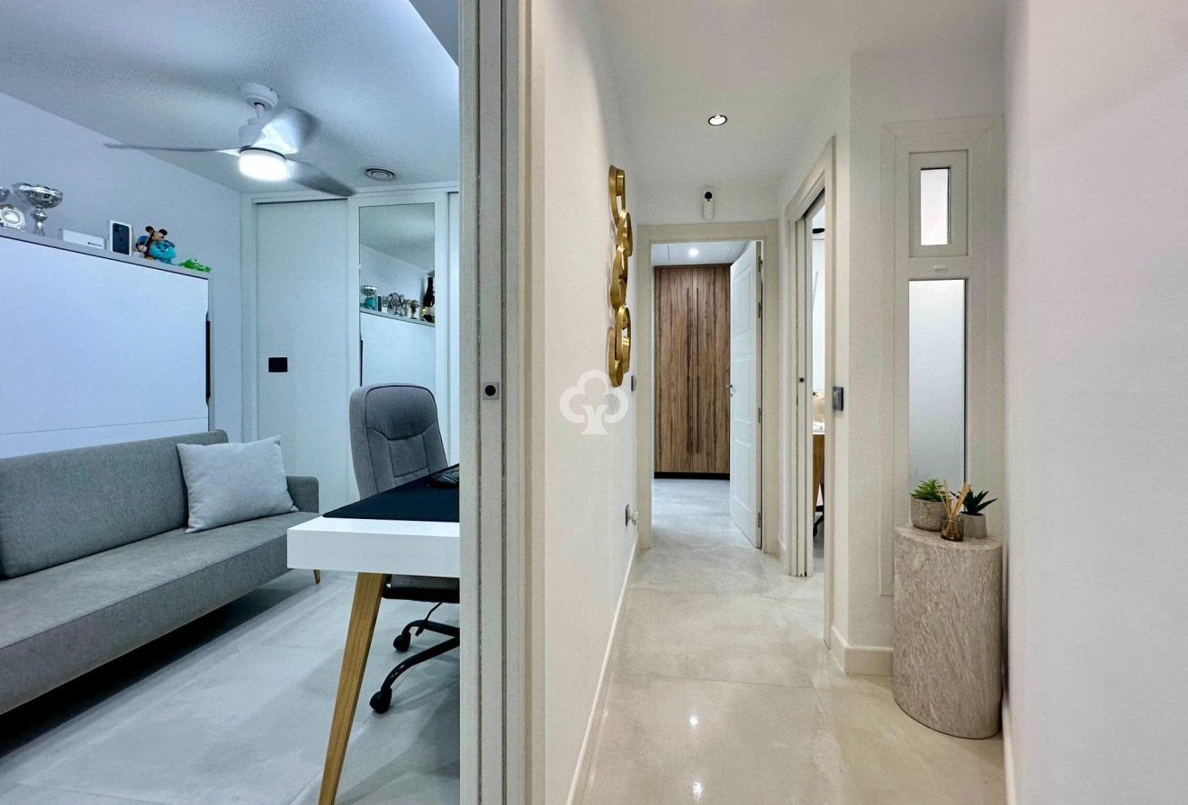 Wiederverkauf - Planta baja -
Torremolinos - Playa el bajondillo