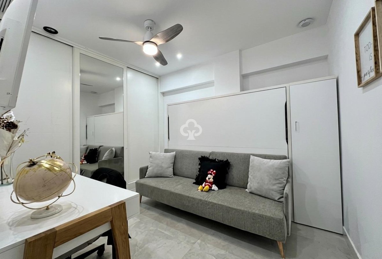 Wiederverkauf - Planta baja -
Torremolinos - Playa el bajondillo