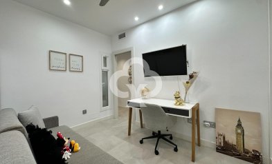 Wiederverkauf - Planta baja -
Torremolinos - Playa el bajondillo