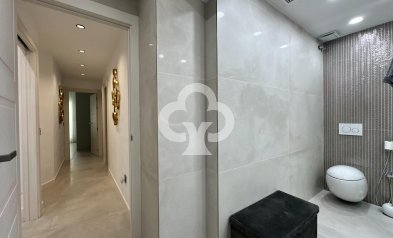 Wiederverkauf - Planta baja -
Torremolinos - Playa el bajondillo