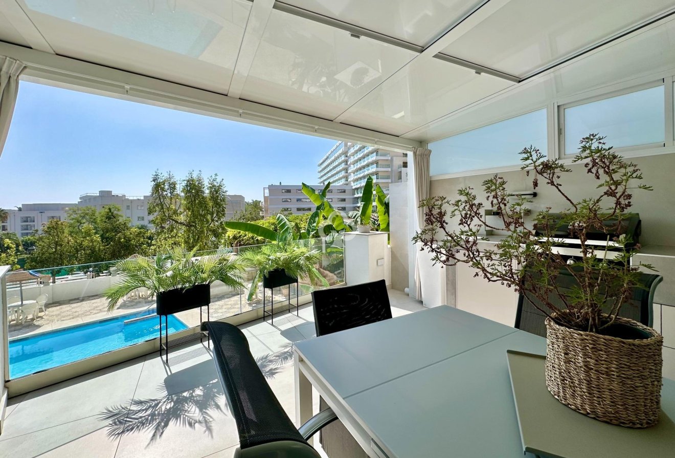 Wiederverkauf - Planta baja -
Torremolinos - Playa el bajondillo