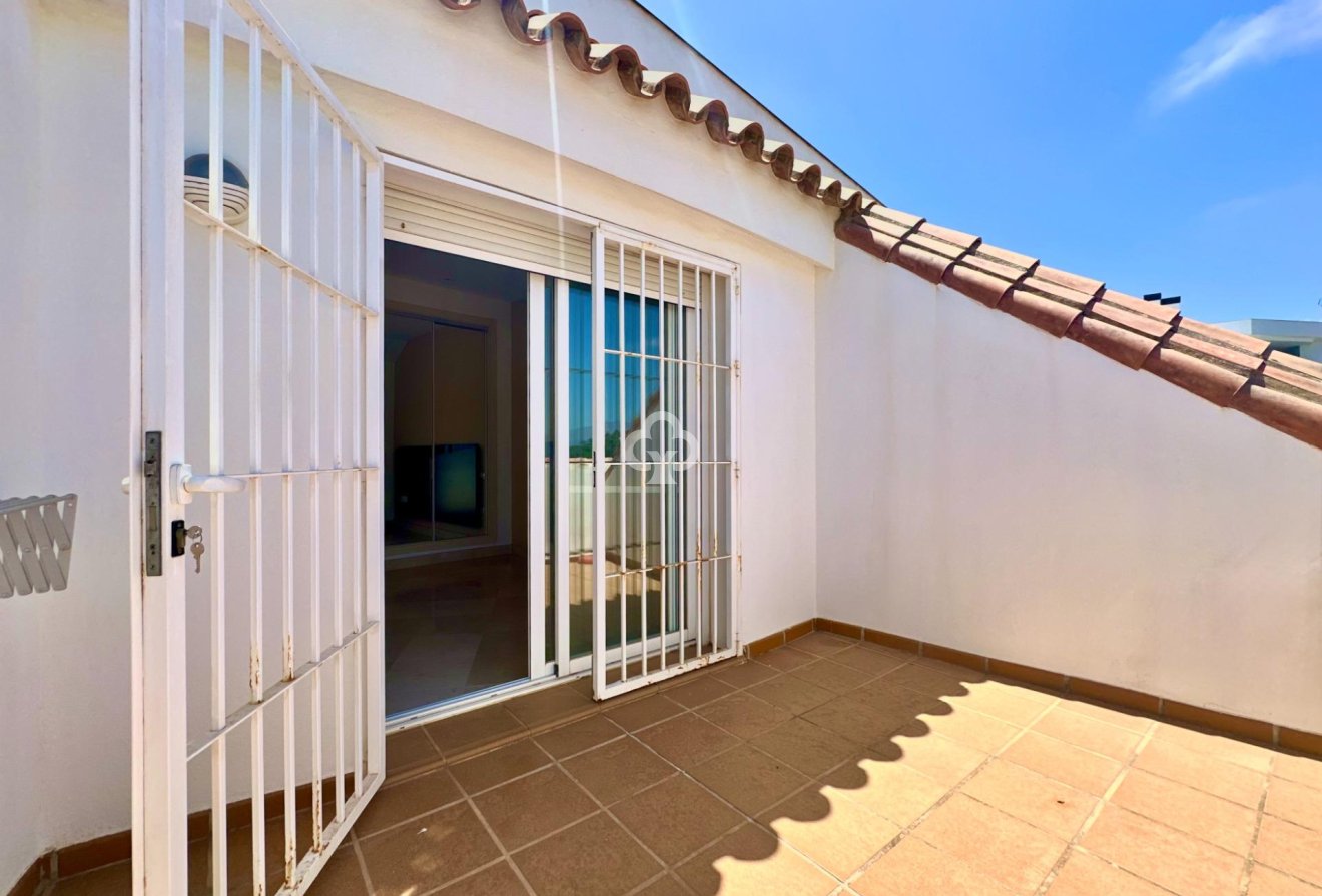 Reventa - Ático -
Fuengirola - Zona Sohail
