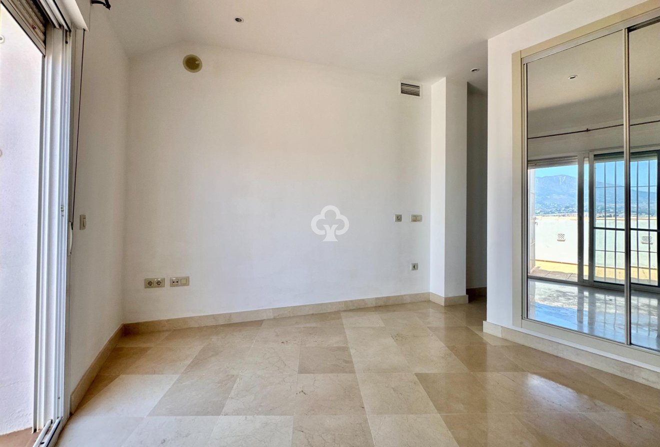 Reventa - Ático -
Fuengirola - Zona Sohail