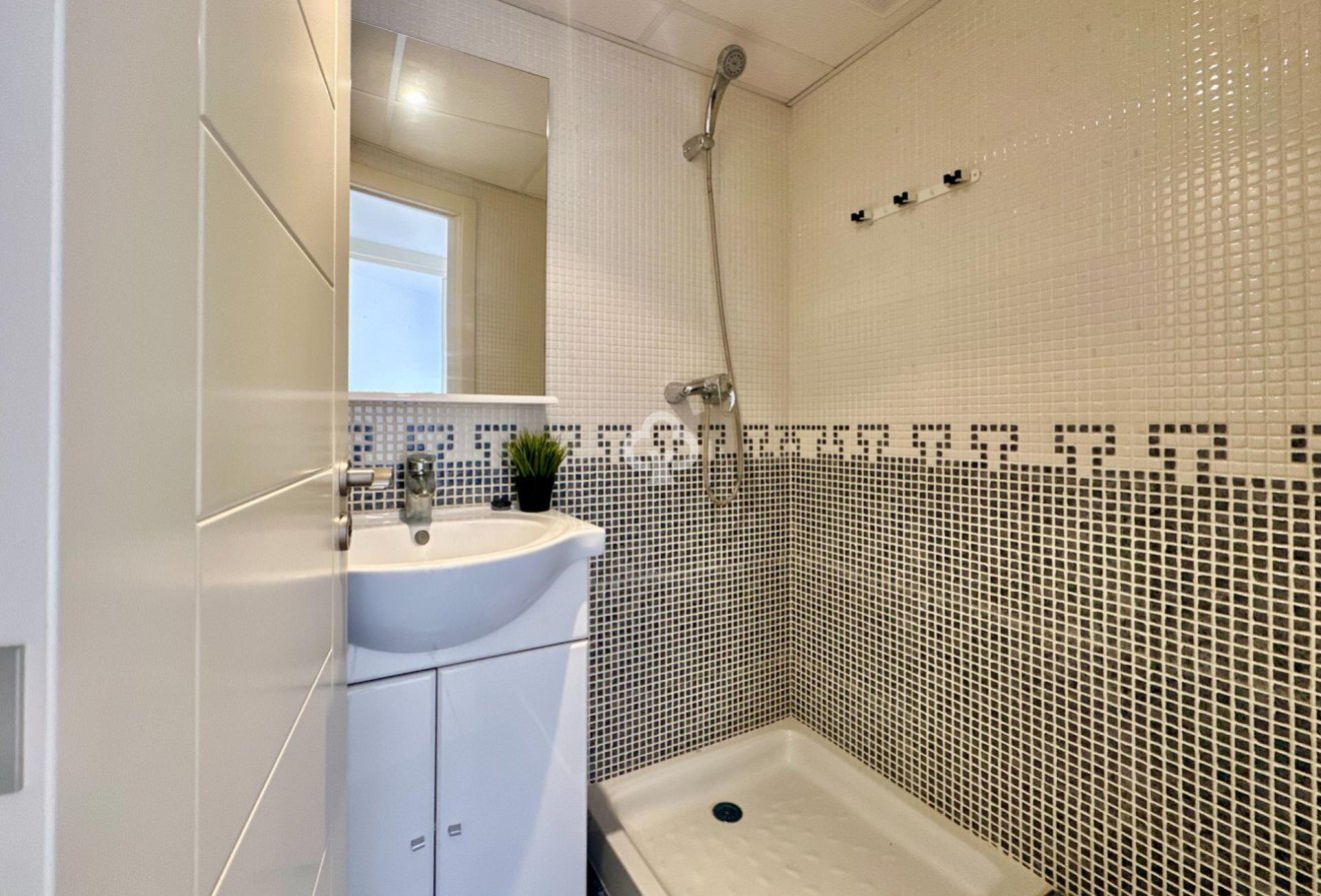 Reventa - Ático -
Fuengirola - Zona Sohail