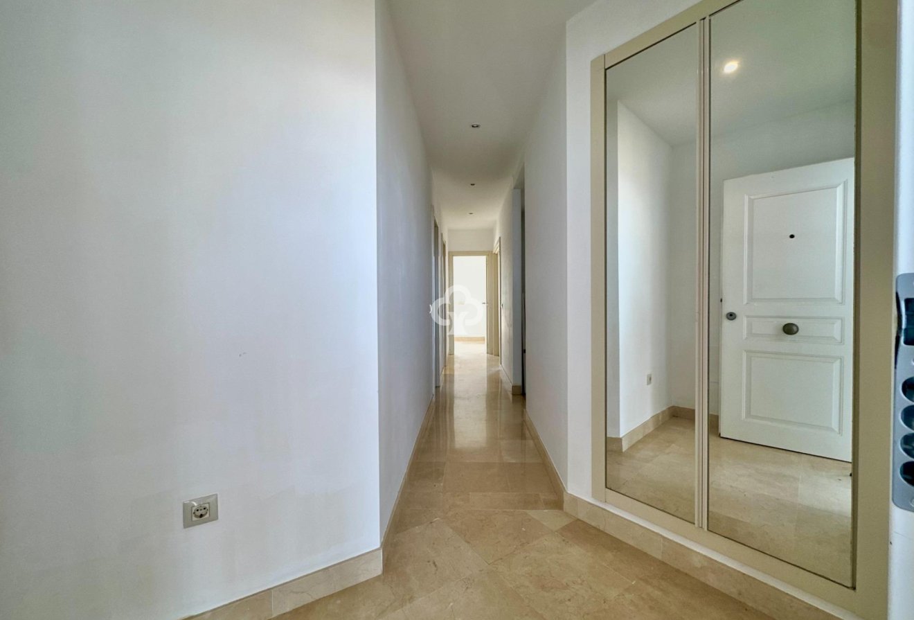 Reventa - Ático -
Fuengirola - Zona Sohail