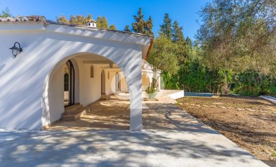 Jälleenmyynti - Villa -
Mijas - El Coto