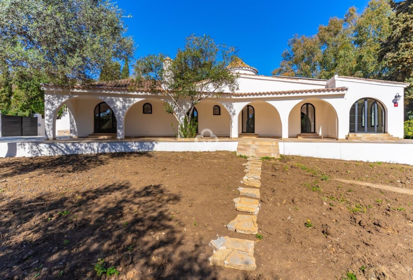 Jälleenmyynti - Villa -
Mijas - El Coto