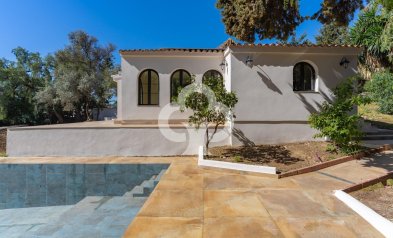 Jälleenmyynti - Villa -
Mijas - El Coto