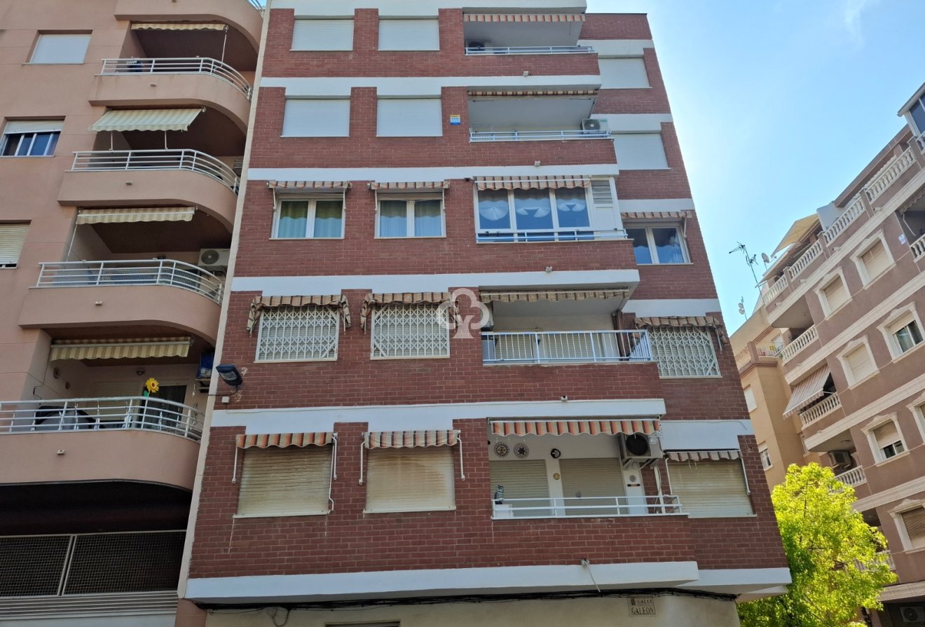 Jälleenmyynti - Asunto / huoneisto -
Torrevieja - Playa del Cura
