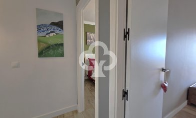 Jälleenmyynti - Huoneisto, alin krs. -
Benalmádena - Centro
