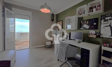 Jälleenmyynti - Huoneisto, alin krs. -
Benalmádena - Centro