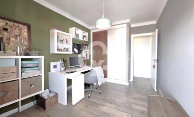 Jälleenmyynti - Huoneisto, alin krs. -
Benalmádena - Centro