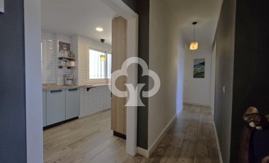 Jälleenmyynti - Huoneisto, alin krs. -
Benalmádena - Centro