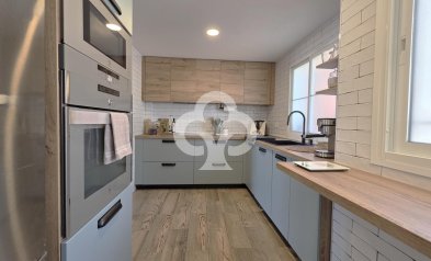 Jälleenmyynti - Huoneisto, alin krs. -
Benalmádena - Centro