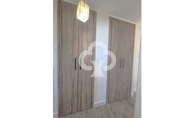 Jälleenmyynti - Huoneisto, alin krs. -
Benalmádena - Centro