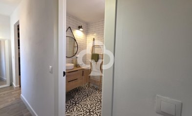 Jälleenmyynti - Huoneisto, alin krs. -
Benalmádena - Centro