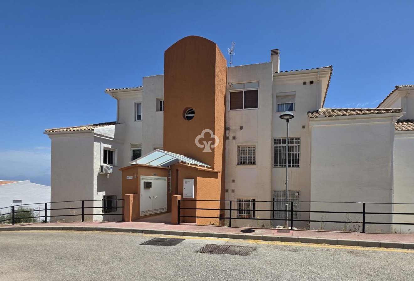 Jälleenmyynti - Huoneisto, alin krs. -
Benalmádena - Centro