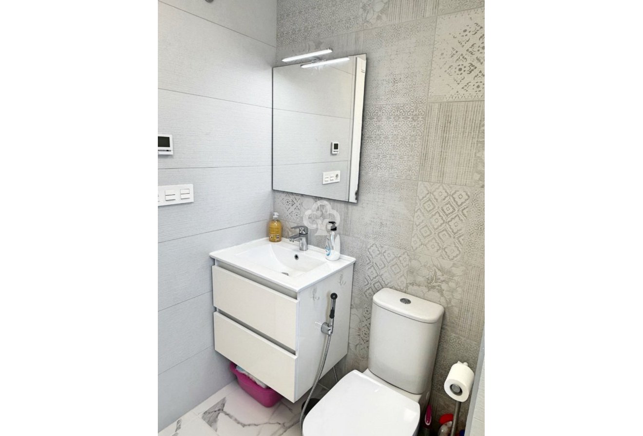 Jälleenmyynti - Huoneisto -
Torrevieja - Nueva Torrevieja - Aguas Nuevas