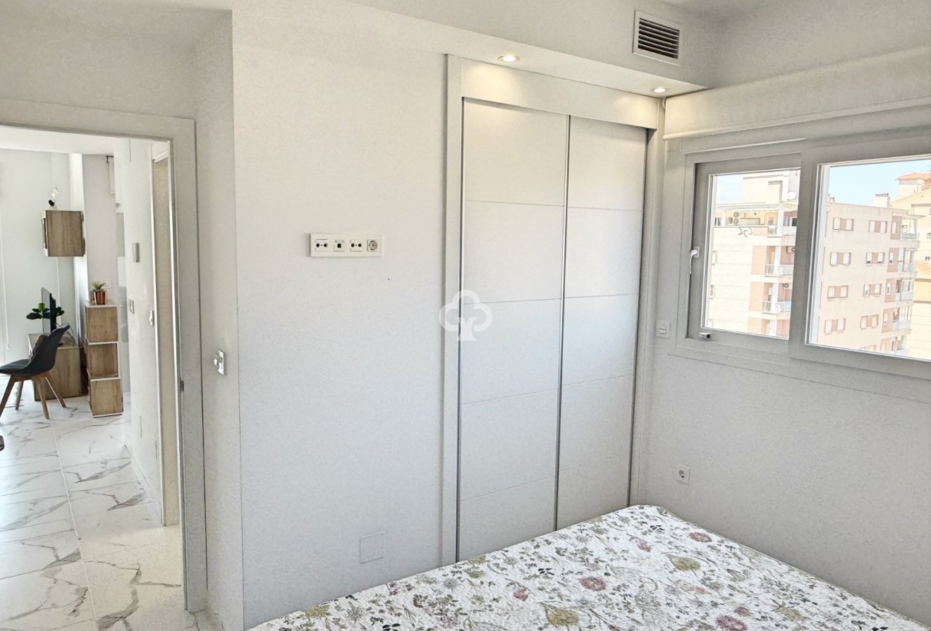 Jälleenmyynti - Huoneisto -
Torrevieja - Nueva Torrevieja - Aguas Nuevas