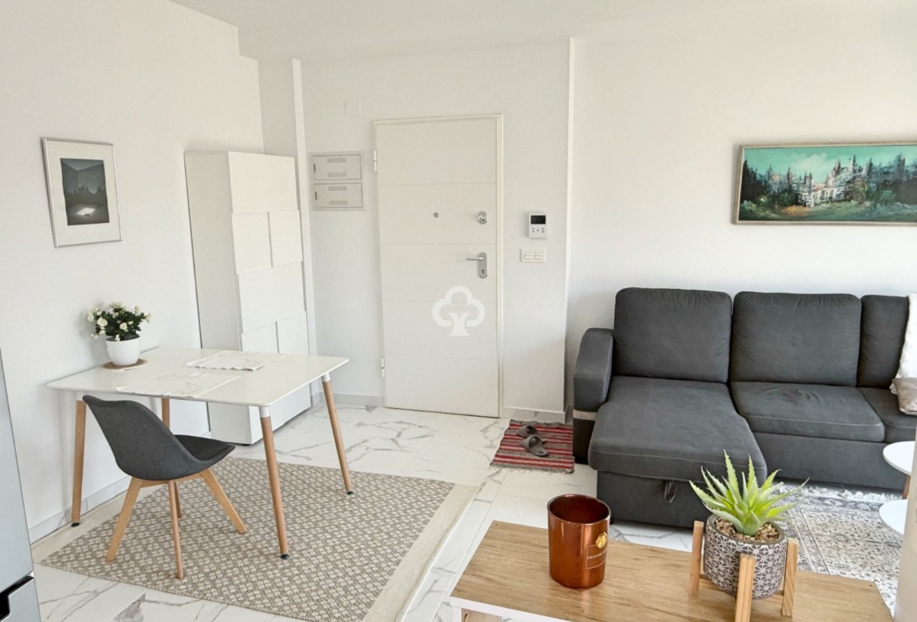 Jälleenmyynti - Huoneisto -
Torrevieja - Nueva Torrevieja - Aguas Nuevas