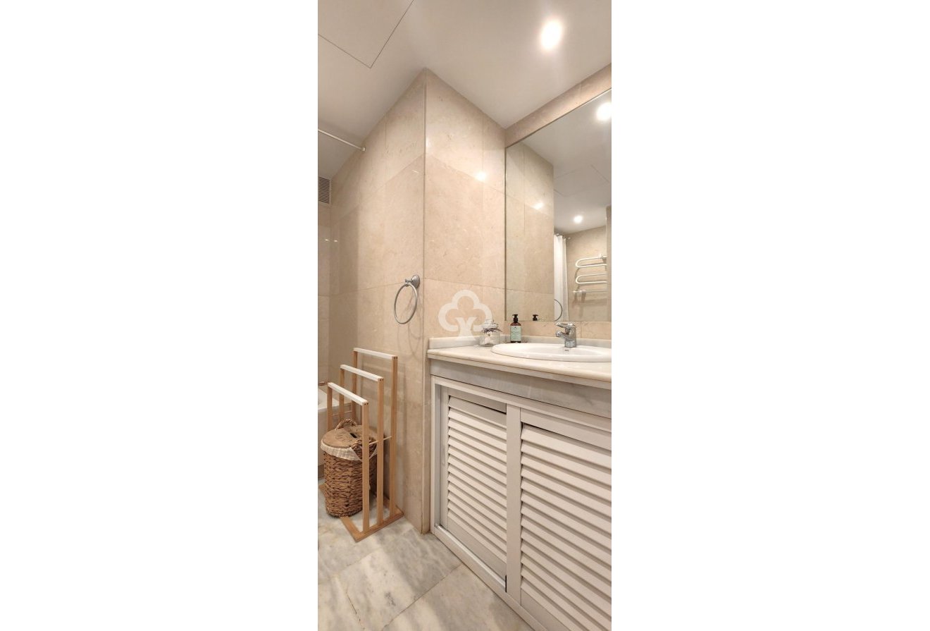 Wiederverkauf - Apartamento -
Fuengirola - Torreblanca del Sol