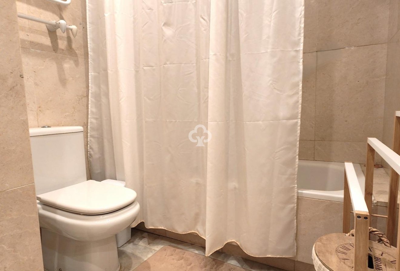 Wiederverkauf - Apartamento -
Fuengirola - Torreblanca del Sol
