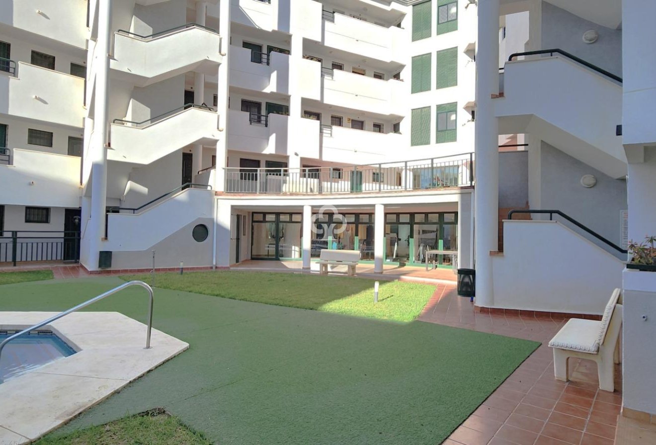 Wiederverkauf - Apartamento -
Fuengirola - Torreblanca del Sol