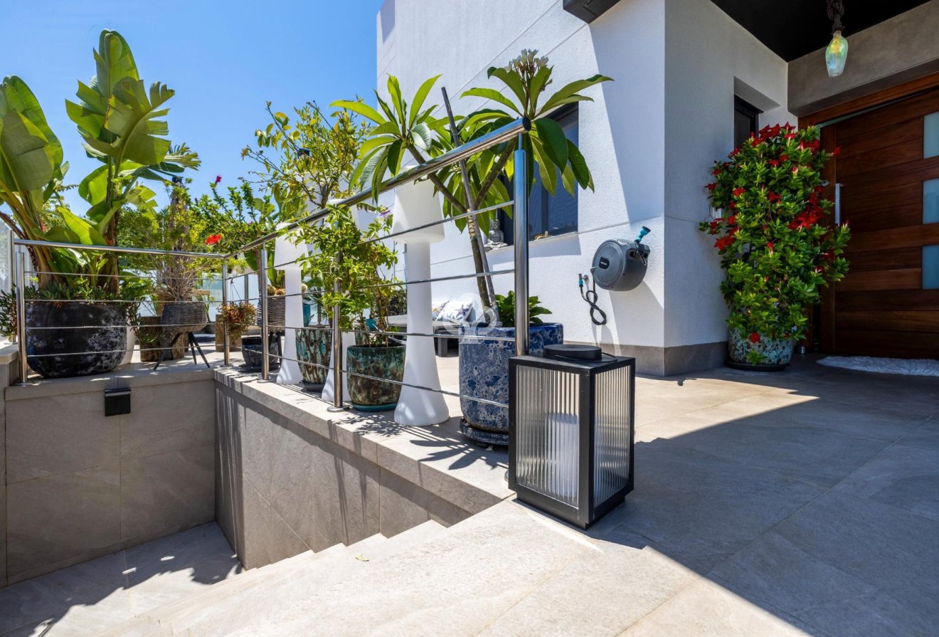 Resale - Villa -
Torrevieja - Los altos