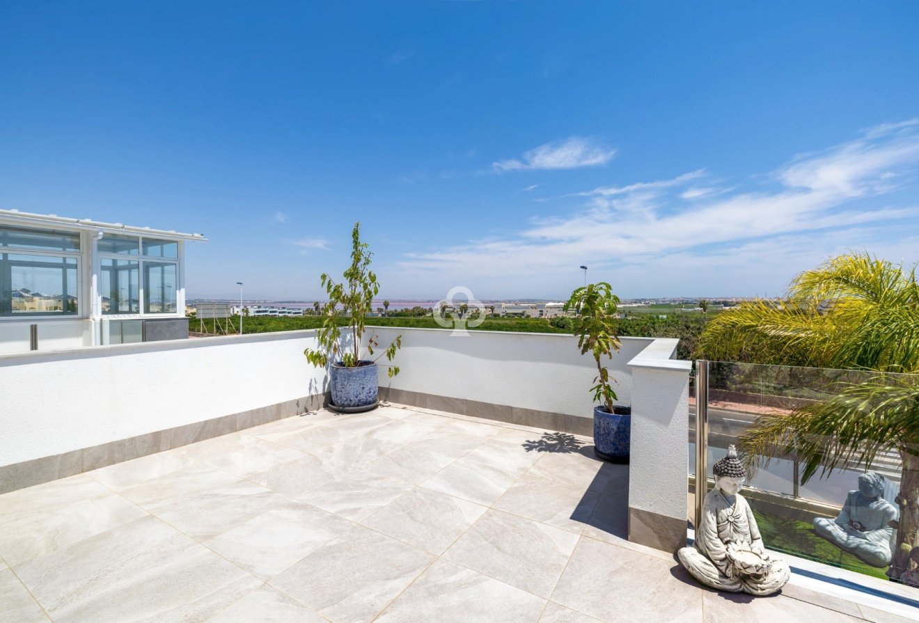 Resale - Villa -
Torrevieja - Los altos