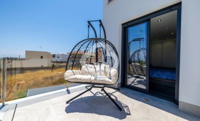 Resale - Villa -
Torrevieja - Los altos