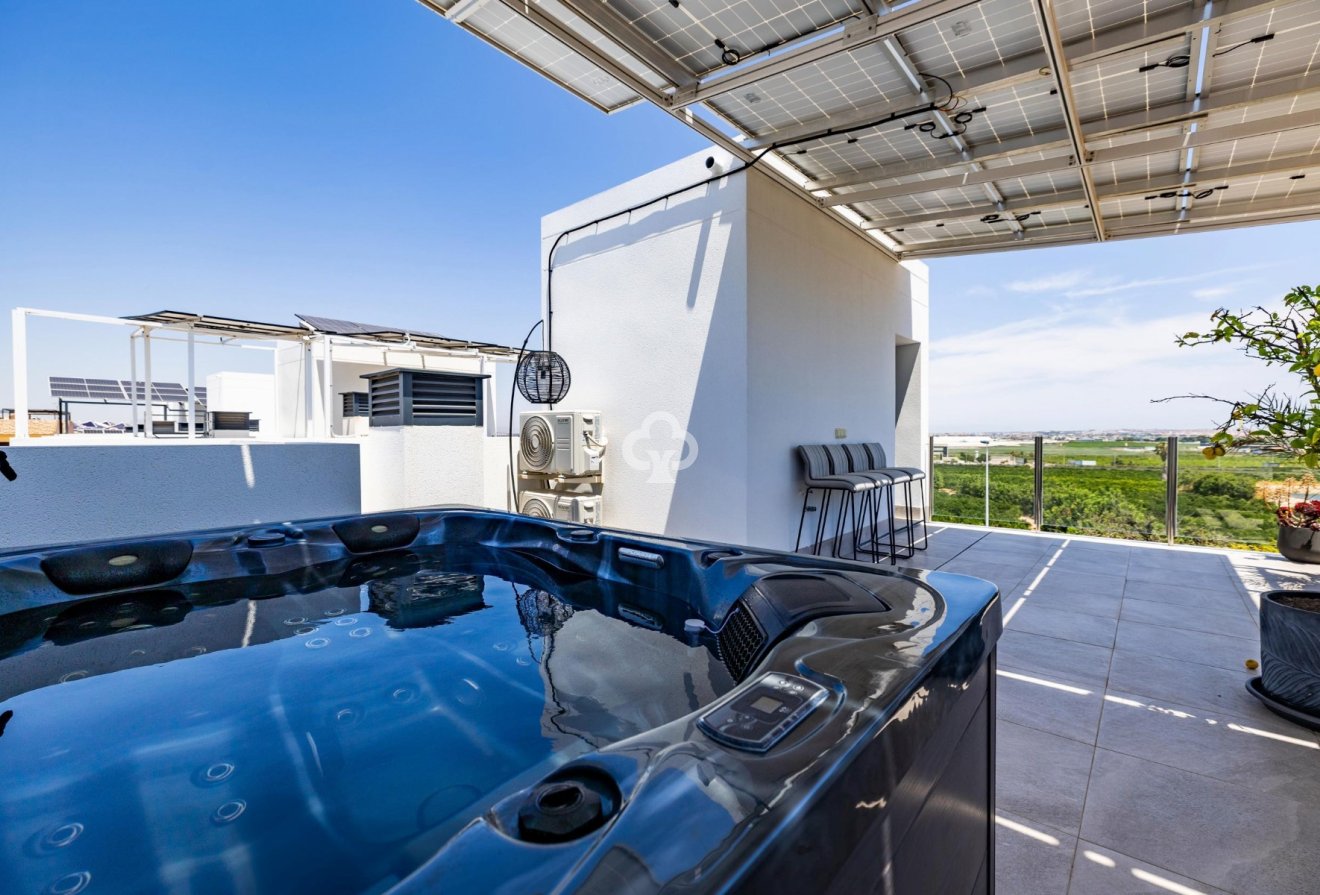 Resale - Villa -
Torrevieja - Los altos