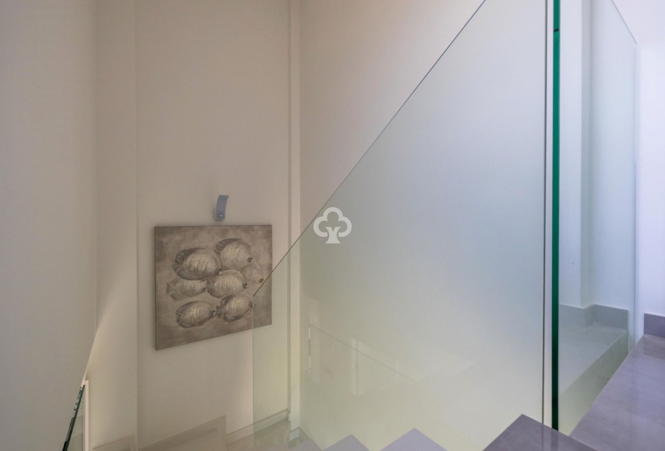 Resale - Villa -
Torrevieja - Los altos