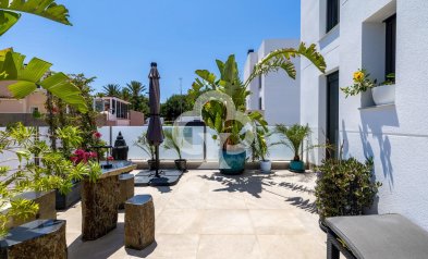 Resale - Villa -
Torrevieja - Los altos