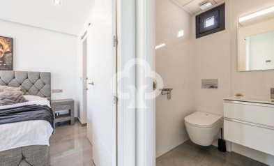 Resale - Villa -
Torrevieja - Los altos