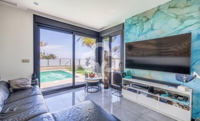 Resale - Villa -
Torrevieja - Los altos