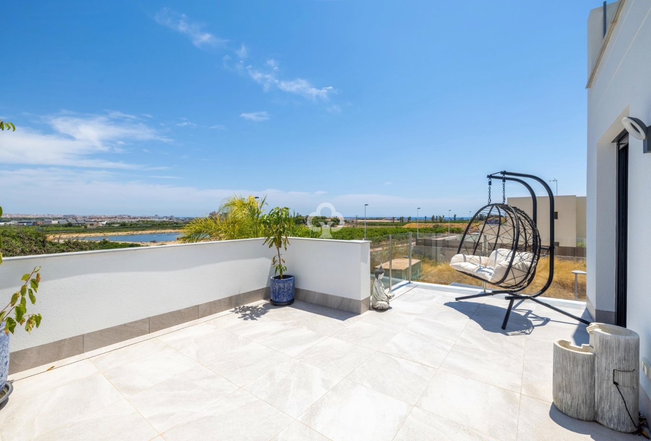 Resale - Villa -
Torrevieja - Los altos