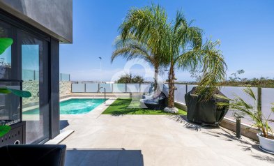 Resale - Villa -
Torrevieja - Los altos