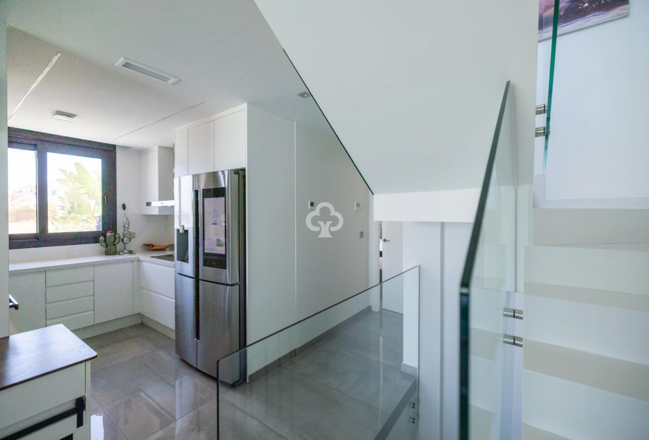 Resale - Villa -
Torrevieja - Los altos