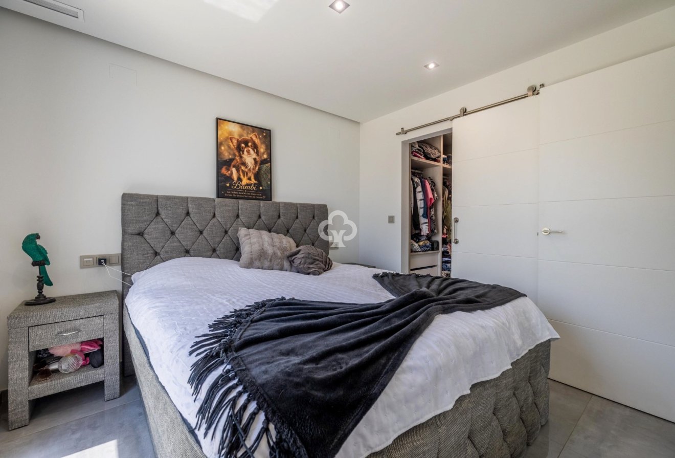 Resale - Villa -
Torrevieja - Los altos