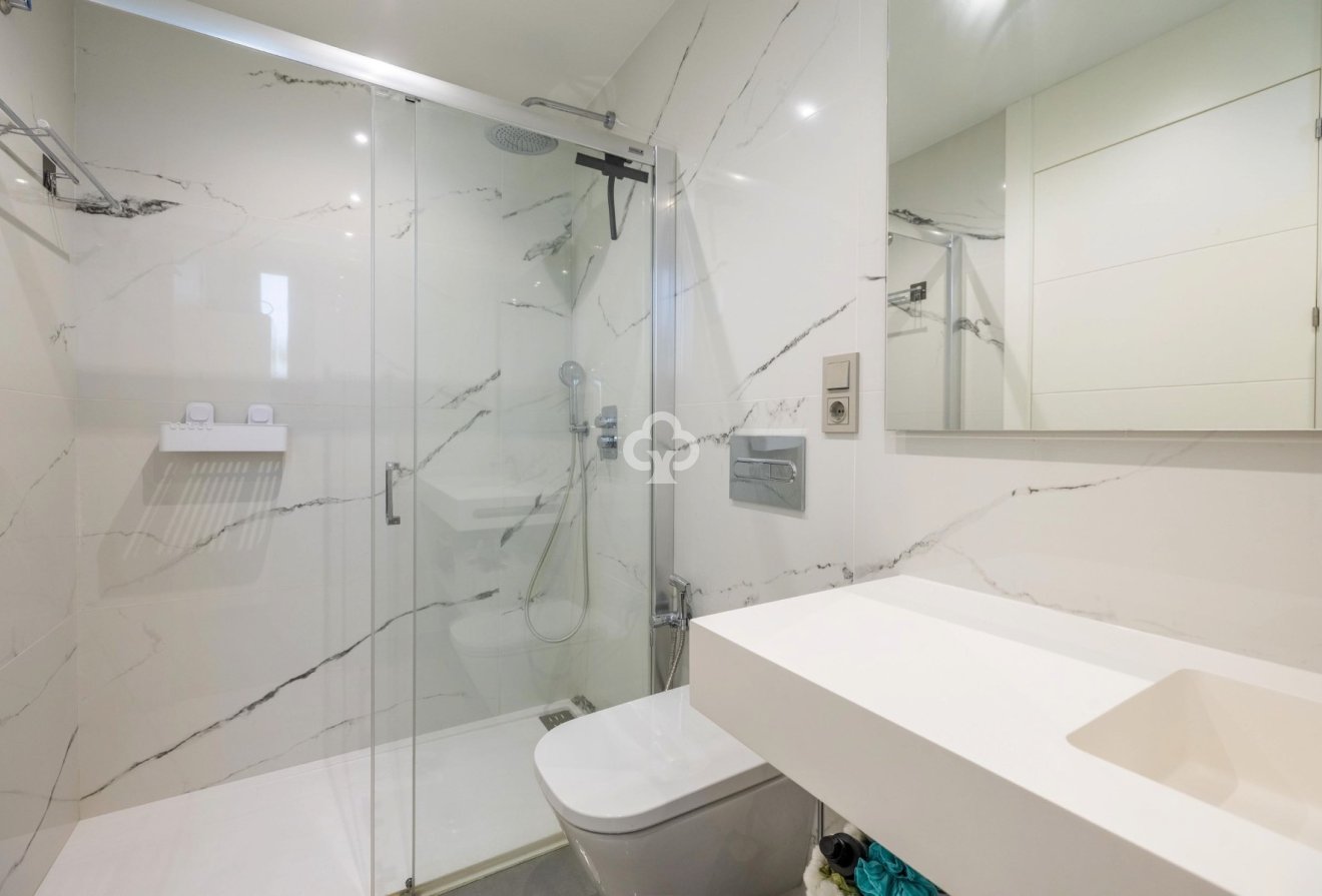 Resale - Villa -
Torrevieja - Los altos