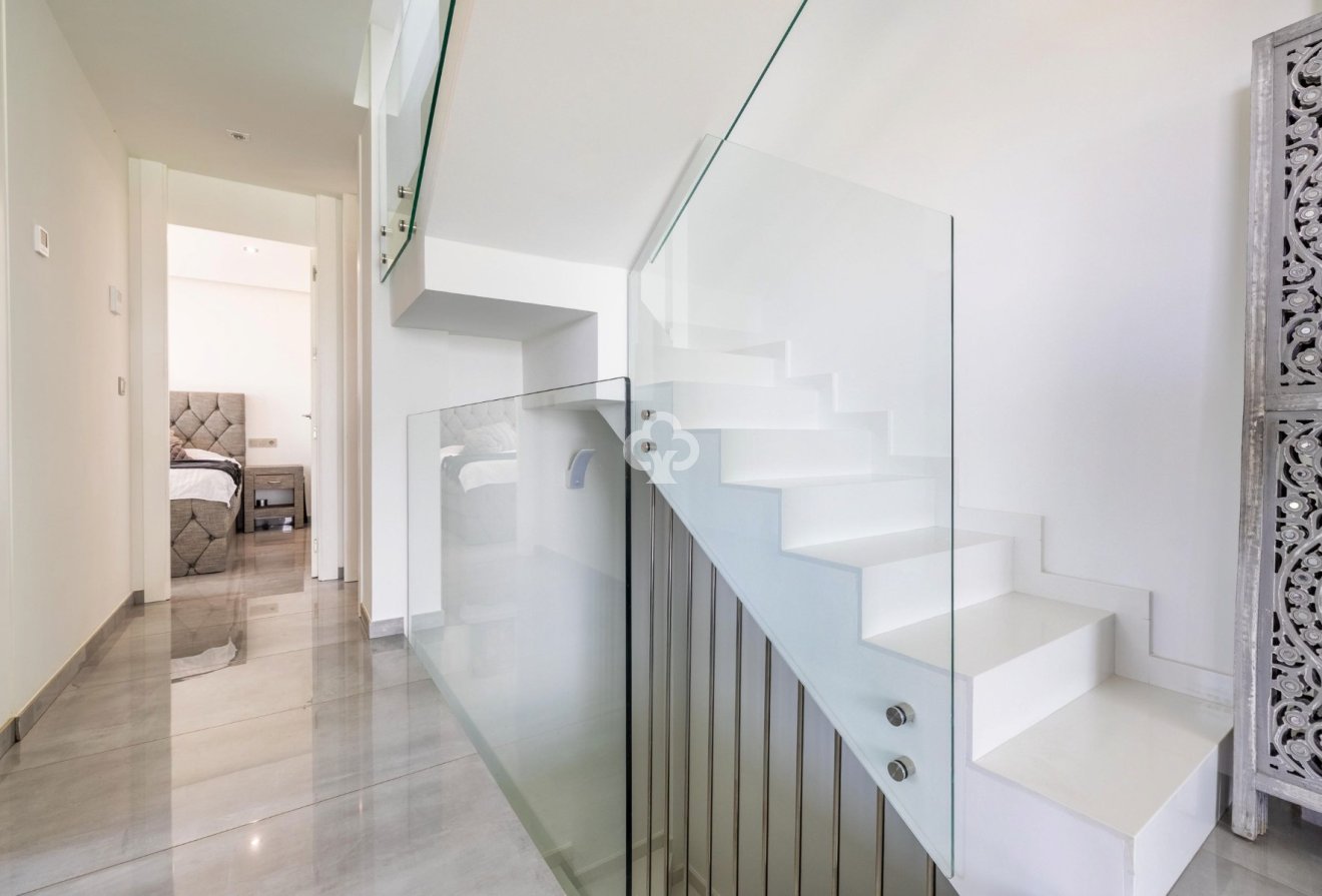 Resale - Villa -
Torrevieja - Los altos
