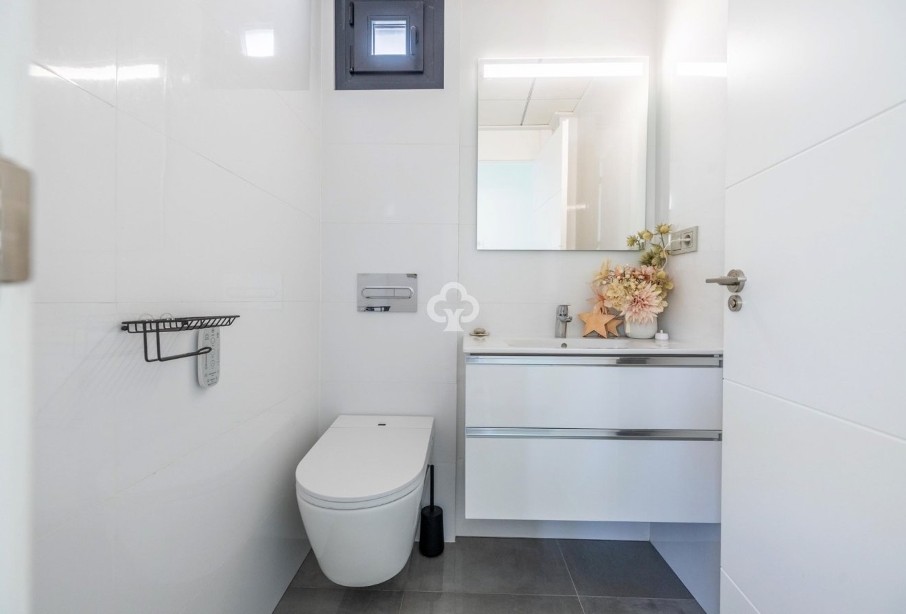 Resale - Villa -
Torrevieja - Los altos