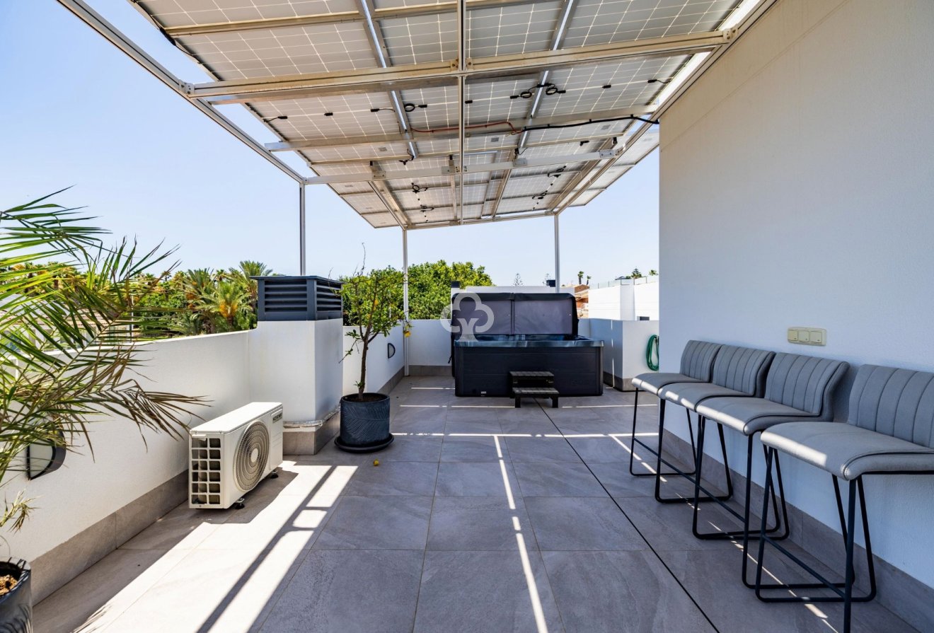 Resale - Villa -
Torrevieja - Los altos