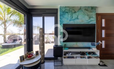 Resale - Villa -
Torrevieja - Los altos