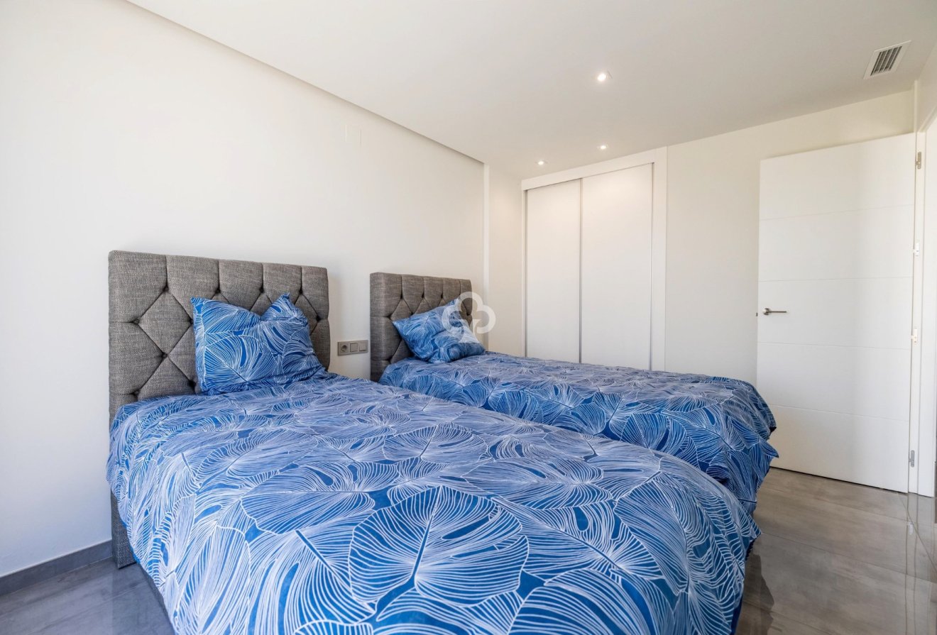 Resale - Villa -
Torrevieja - Los altos