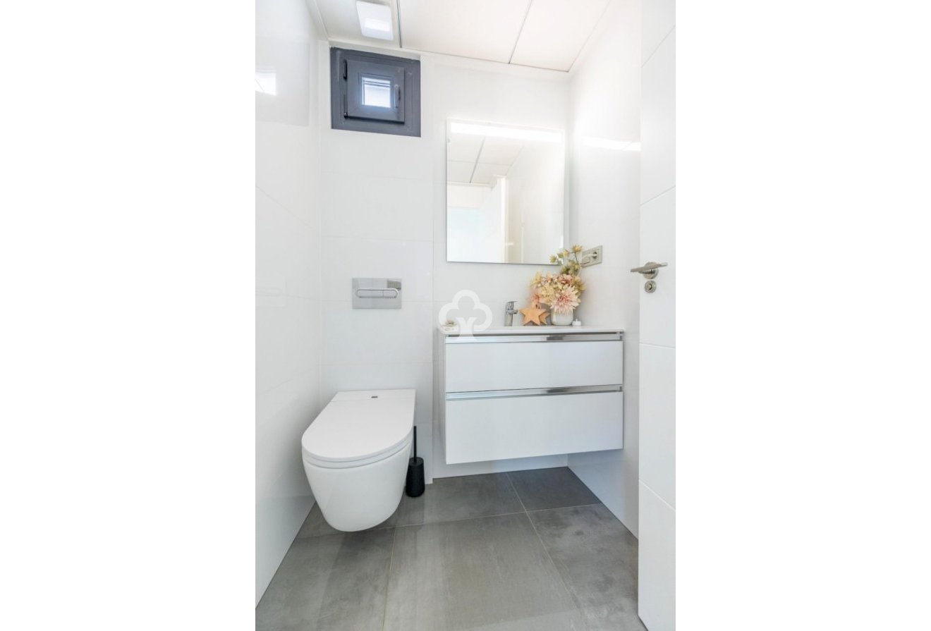 Resale - Villa -
Torrevieja - Los altos