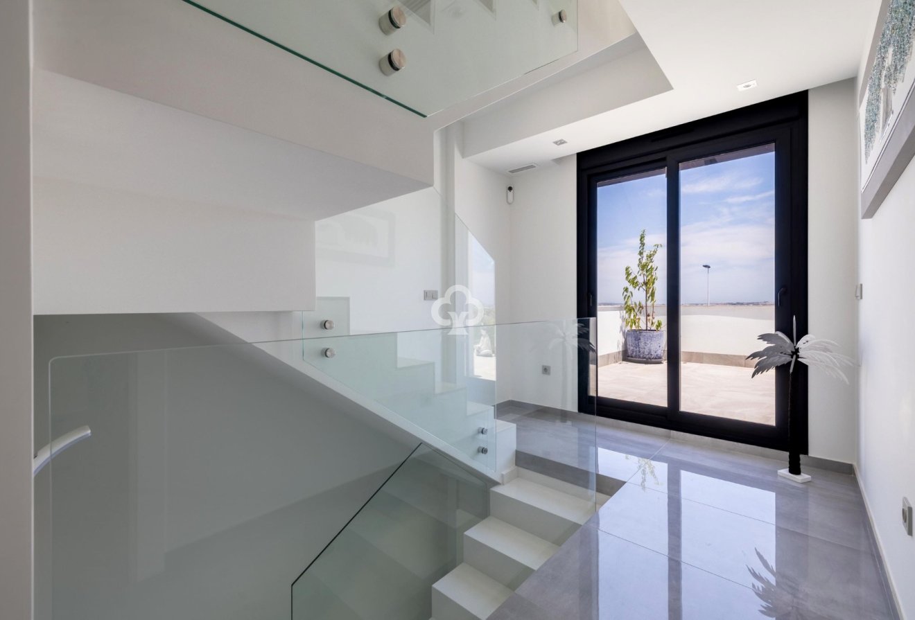 Resale - Villa -
Torrevieja - Los altos