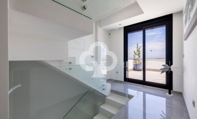 Resale - Villa -
Torrevieja - Los altos